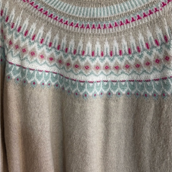 Vineyard Vines Cream and Blue Sweater - Picture 4 of 12